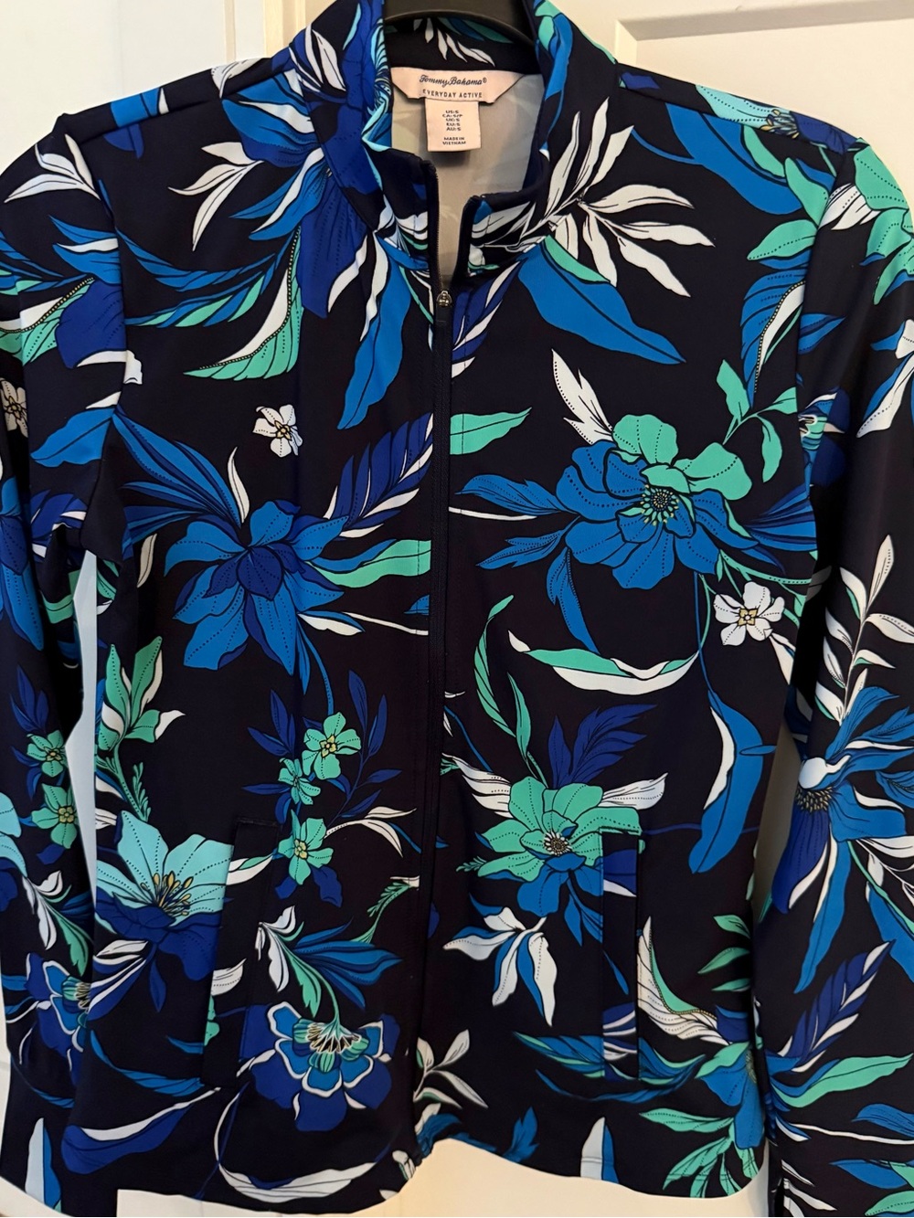 Tommy Bahama Everyday Active Vibrant  Jacket W/Blues,Teal,White. Full Zip Sz S